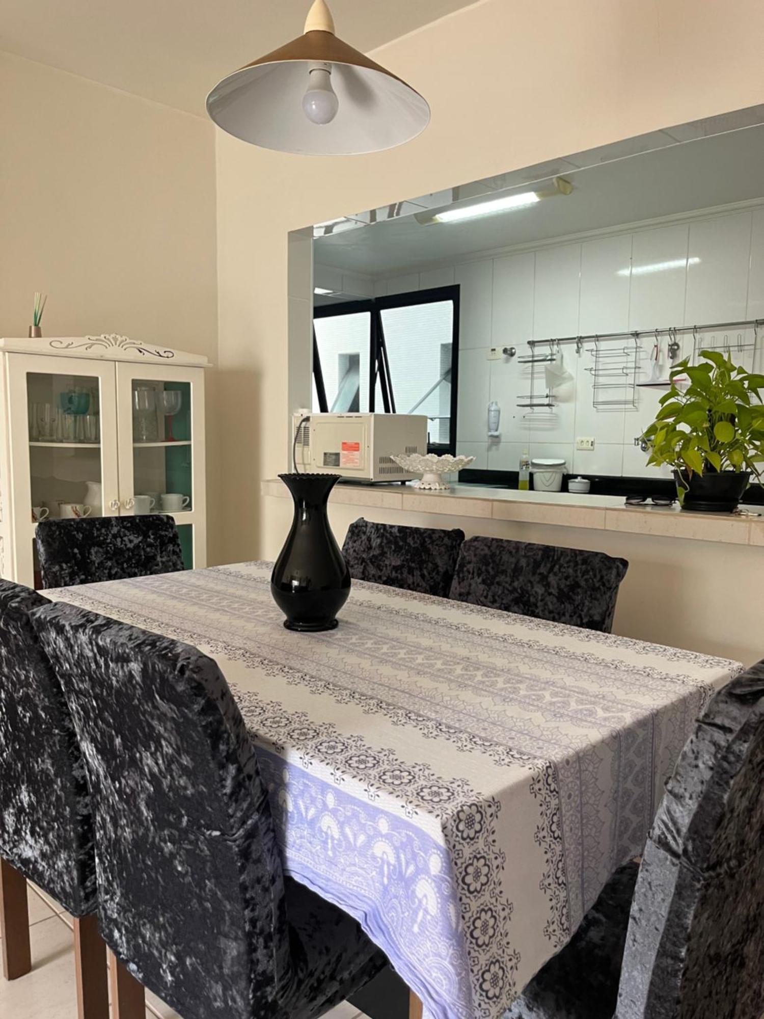 Apartamento Amplo A Menos De 400 Metros Da Praia Localizado Proximo A Praca Da Brunella, Area Nobre Do Guaruja. Buitenkant foto